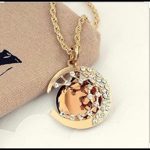 Moonlight necklace gold color